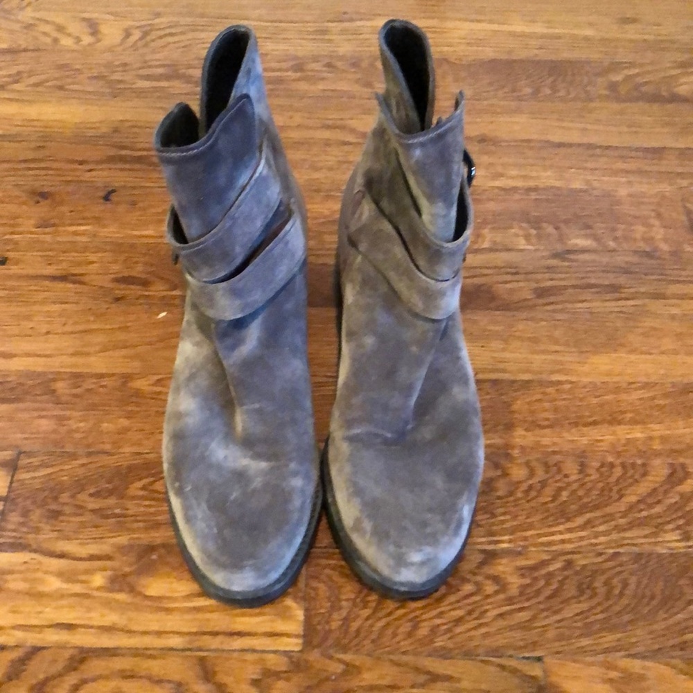 Stuart Weitzman taupe suede booties